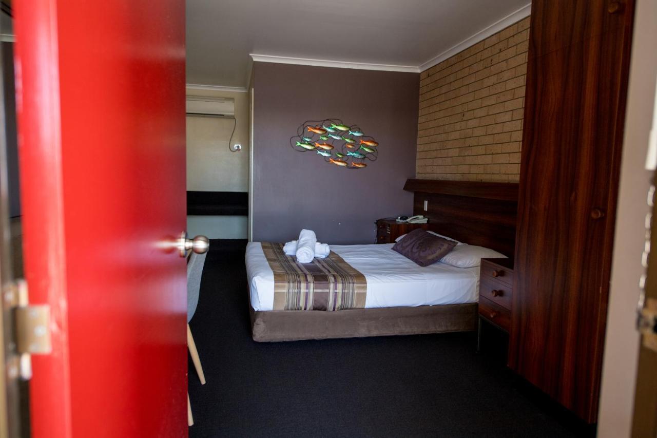 Sarina Motor Inn Luaran gambar