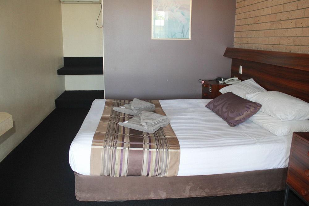 Sarina Motor Inn Luaran gambar