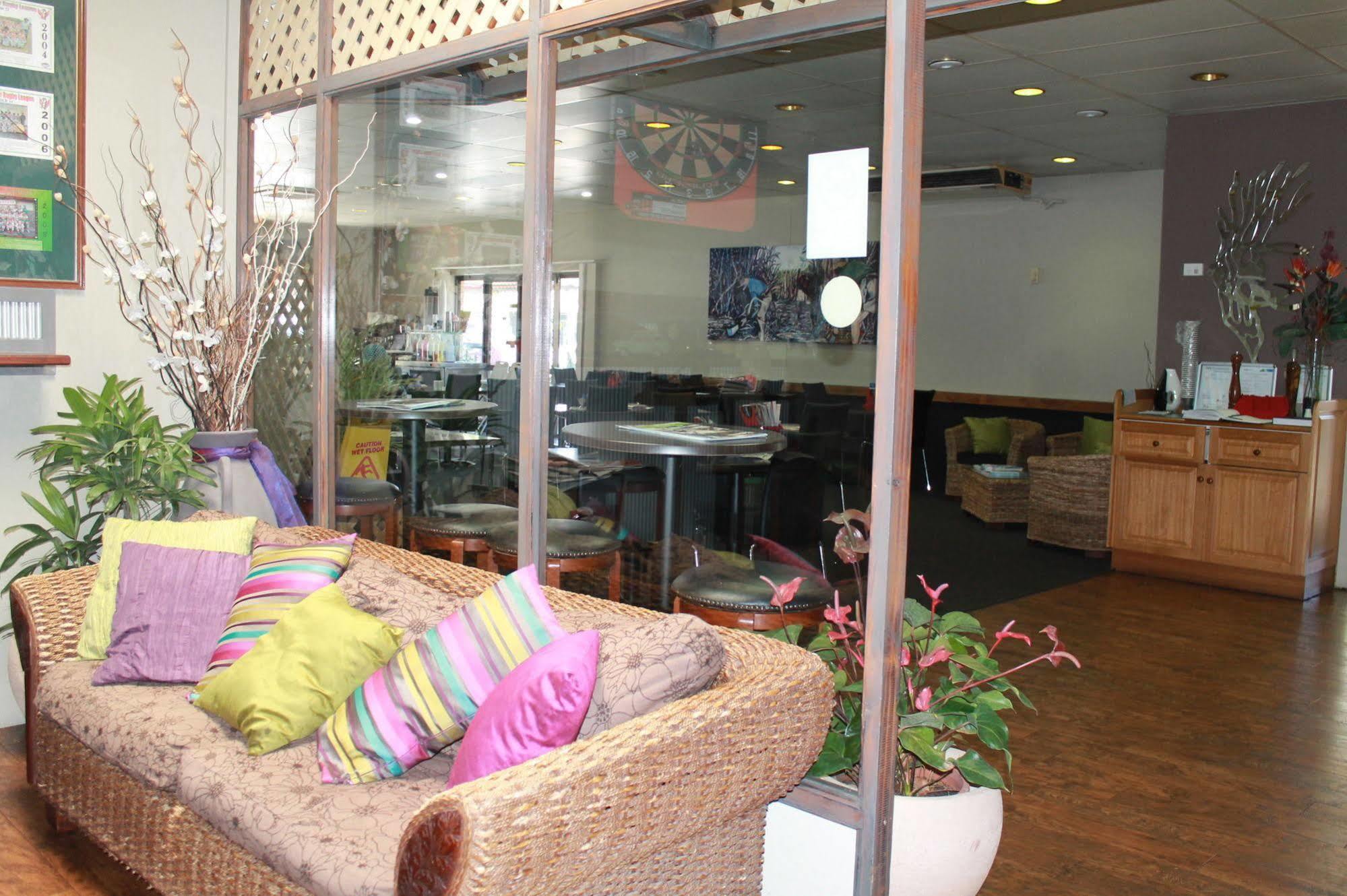 Sarina Motor Inn Luaran gambar