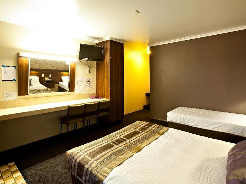 Sarina Motor Inn Luaran gambar