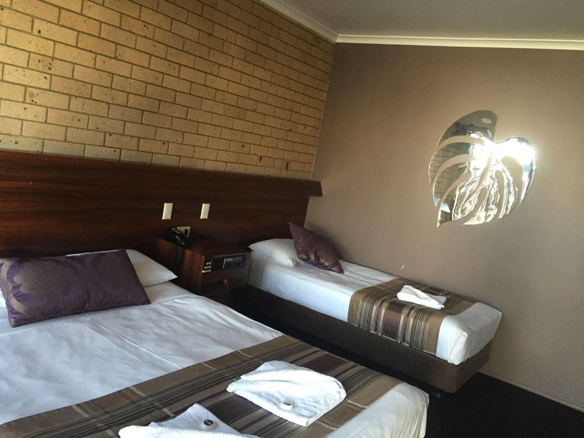Sarina Motor Inn Luaran gambar