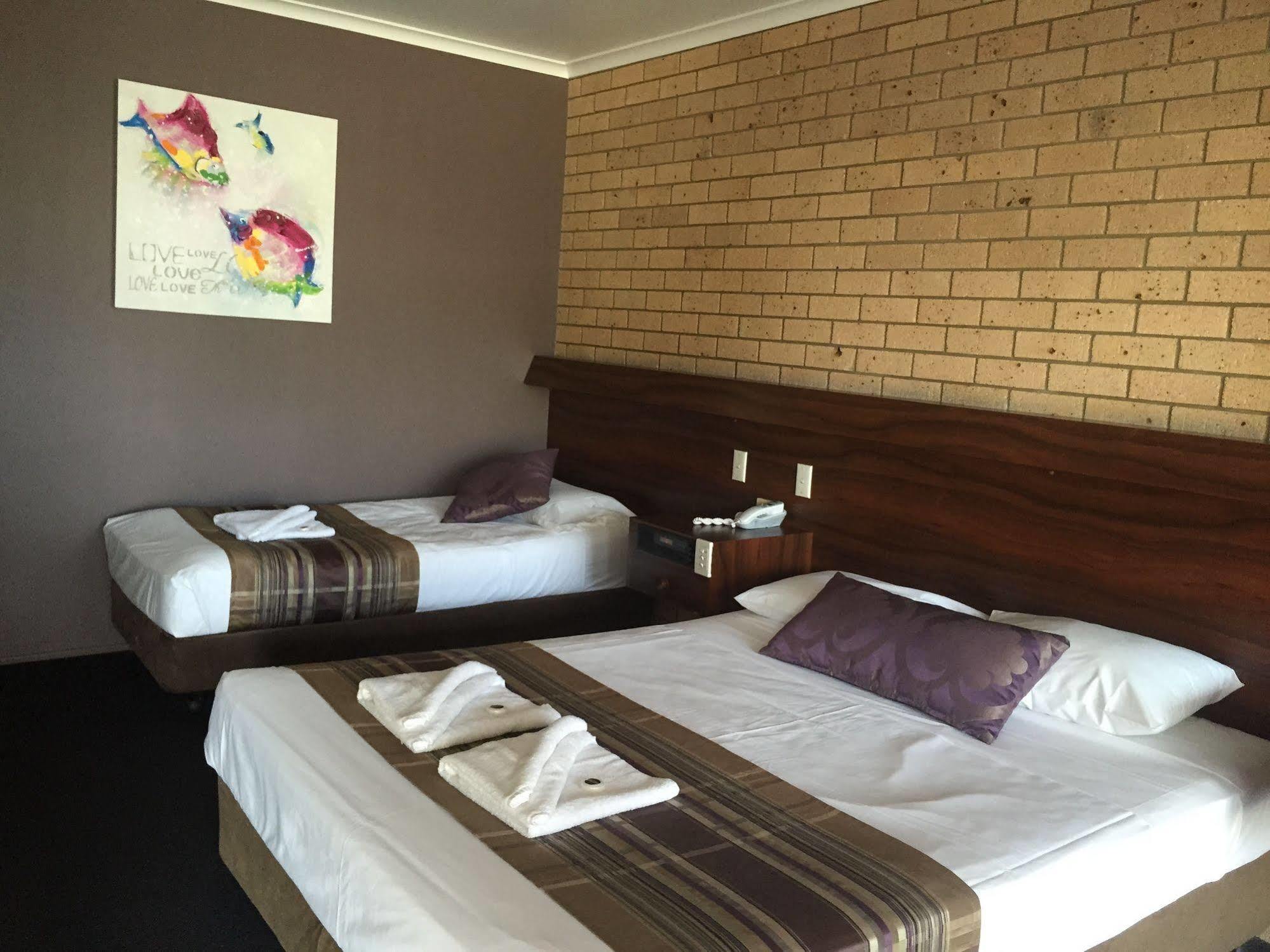 Sarina Motor Inn Luaran gambar