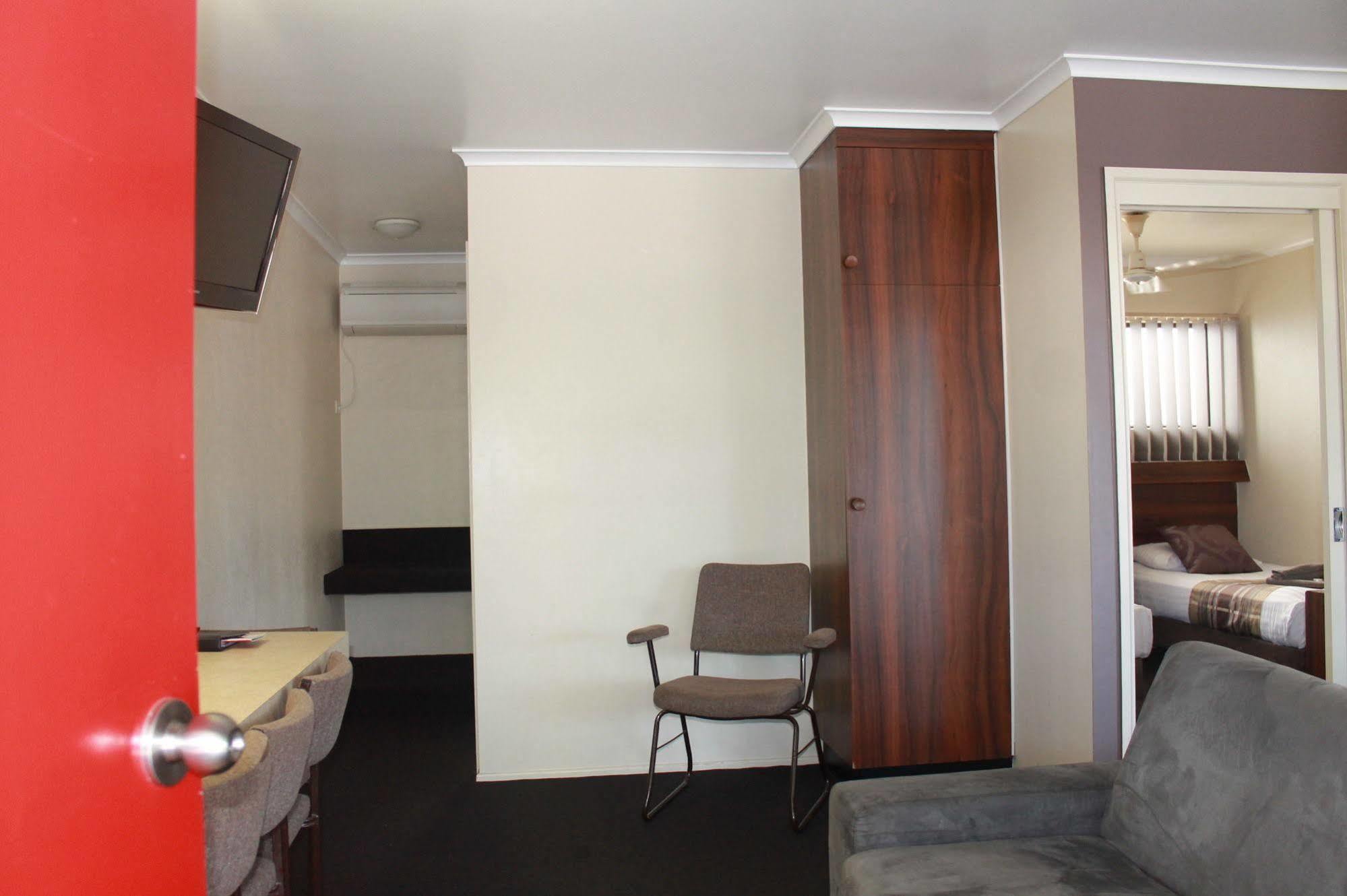 Sarina Motor Inn Luaran gambar