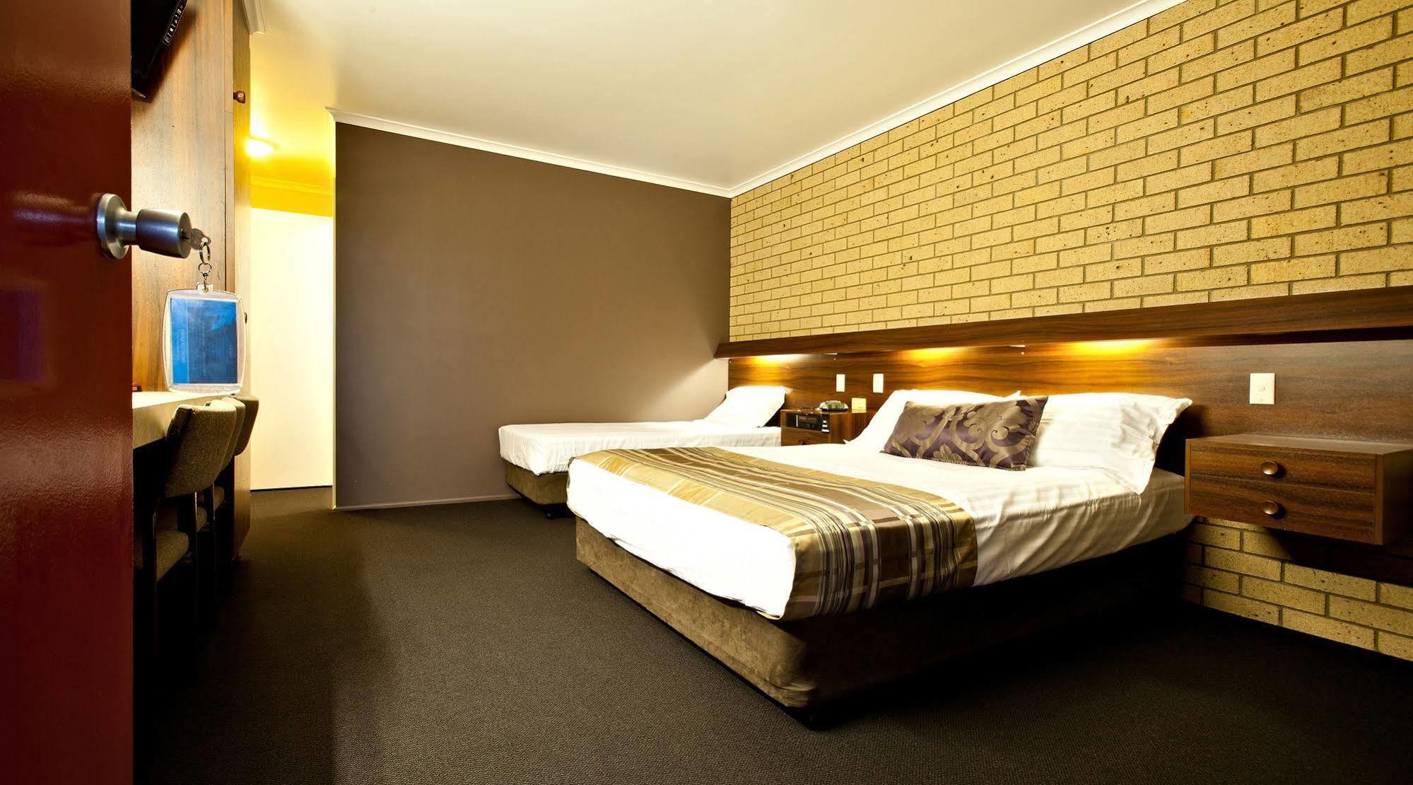 Sarina Motor Inn Luaran gambar